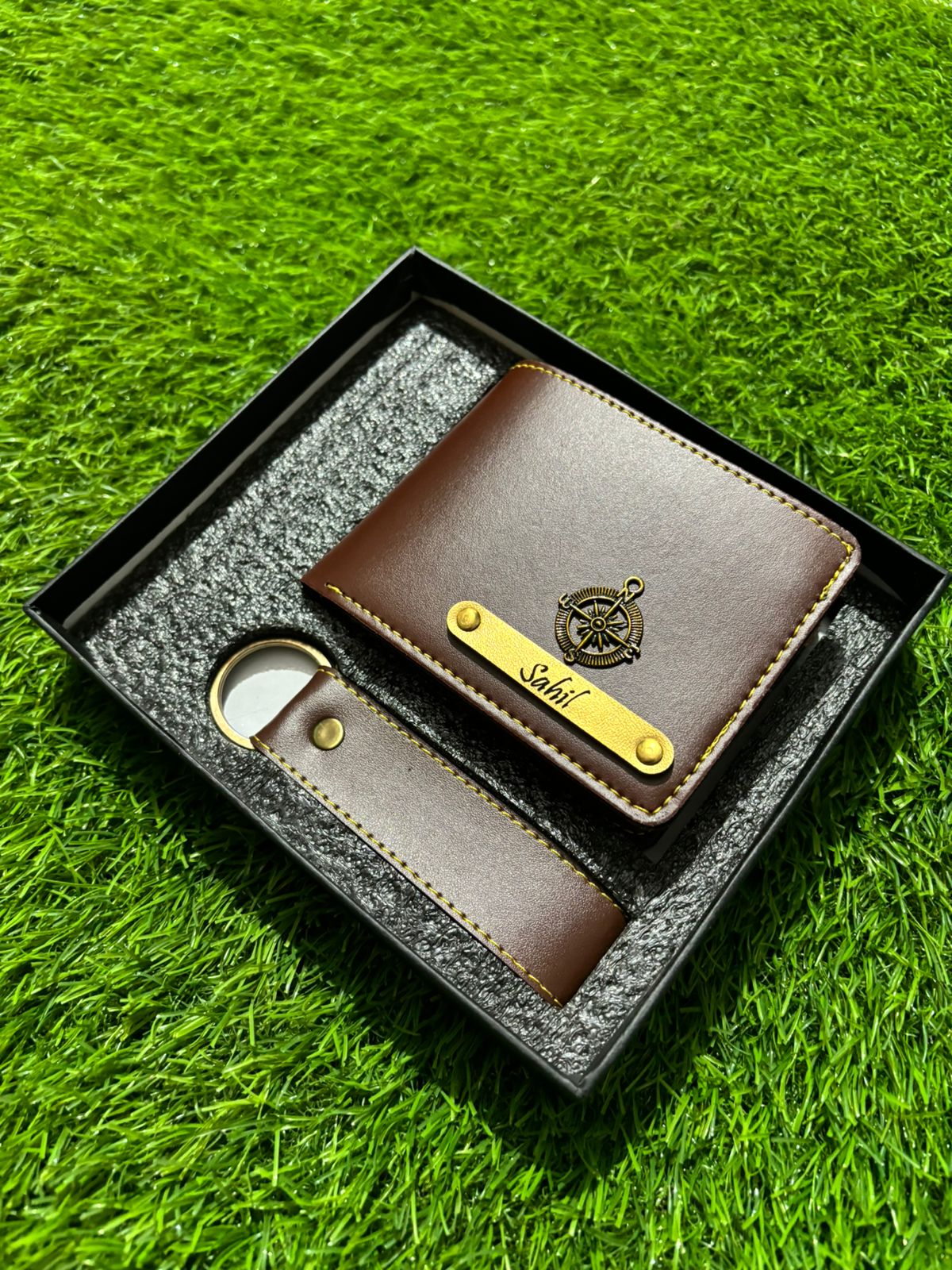 Personalized Men's Leather Wallet & Keychain - Nova Creations